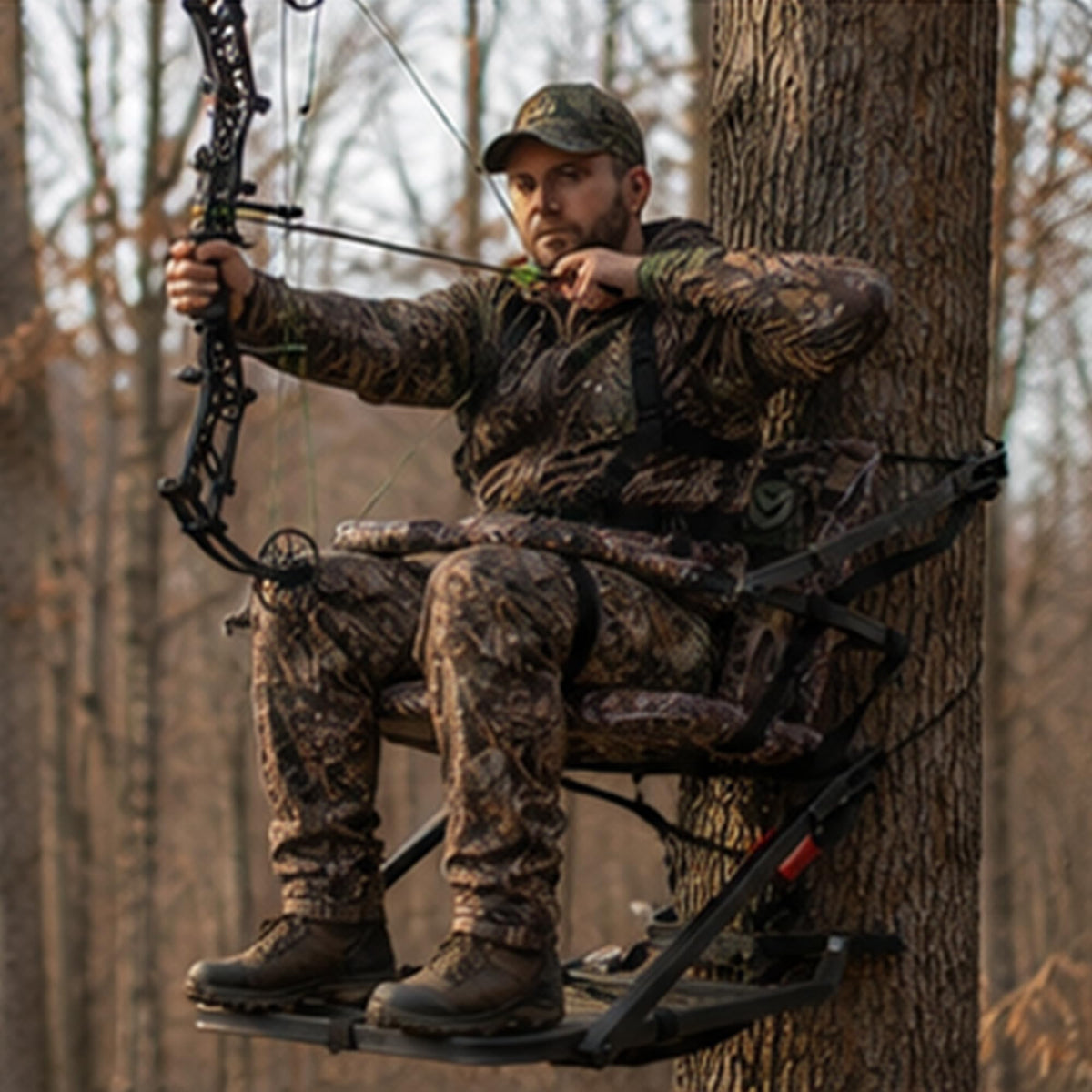Climbing Tree Stand with Seat and Foot Platform D4999