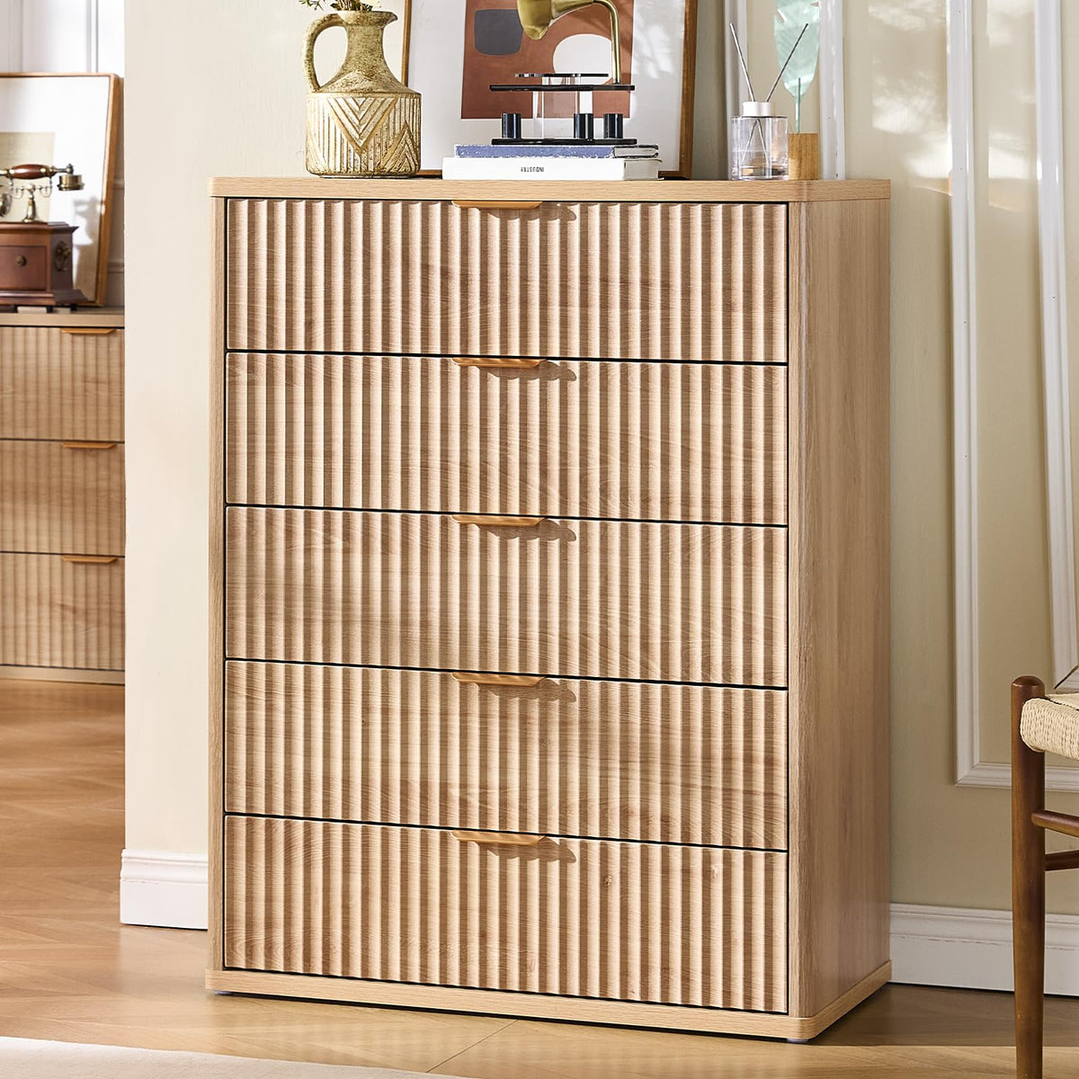 Fluted 5 Drawers Natural Wood Dresser B92145